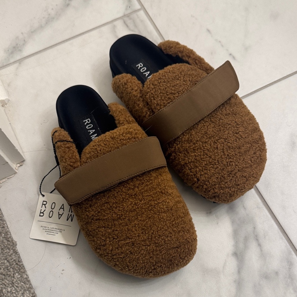 ROAM Brown Fuzzy Slip-On